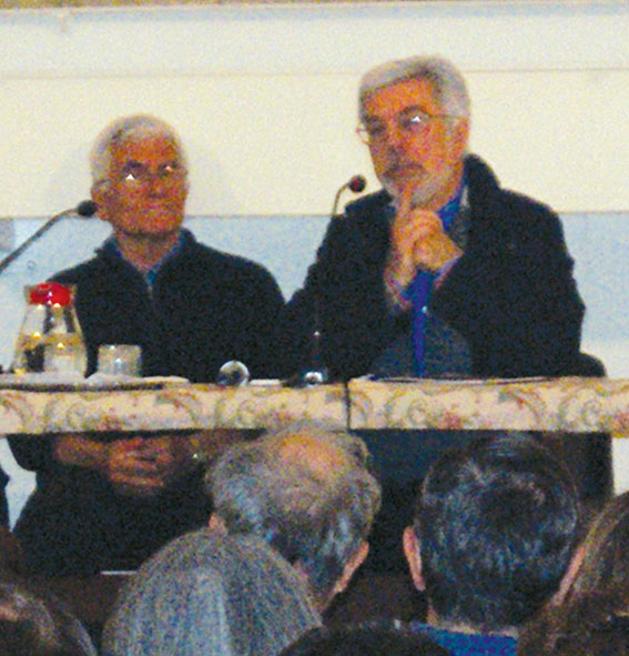 P. Menin e p. Pino Leoni durante l'inaugurazione della mostra sui Kayapò ''il popolo che venne dal cielo''