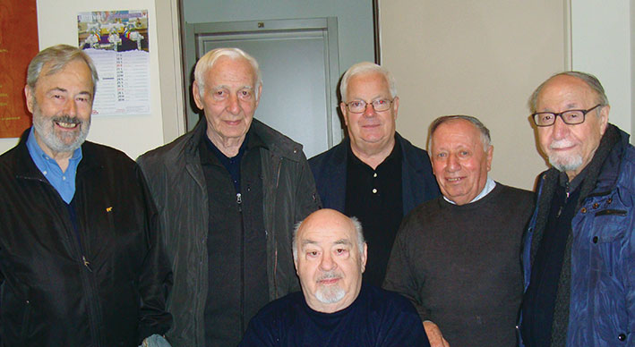 Tre fratelli Doneda, al centro, con i saveriani p. Franco Sottocornola (a sinistra), p. Arduino Rossi e p. Giuseppe Rinaldi (a destra).