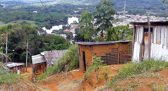 Uno scorcio della favela a Banco da Vitoria