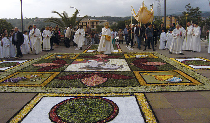 L'arrivo della processione al santuario di Gallico