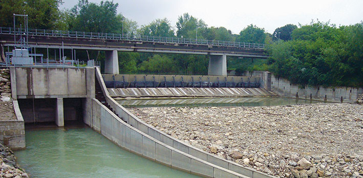 La centrale idroelettrica sul fiume Savio, nel parco fluviale di Cannuzzo