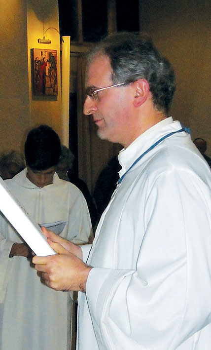 P. Simone Piccolo ha ricevuto il crocifisso missionario il 22 ottobre, nella parrocchia natale della Gazzera a Mestre, prima di partire per la missione nelle Filippine