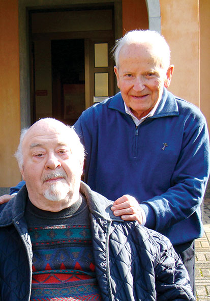 E' nostro ospite ''periodico'' p. Giacomo Doneda, nella foto con p. Mario Curione