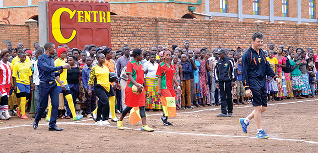 p.3 Panzi Salvadori e ingresso in campo