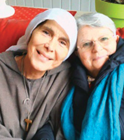 Suor Rita con la signora Carmela, partecipante al pellegrinaggio 2017