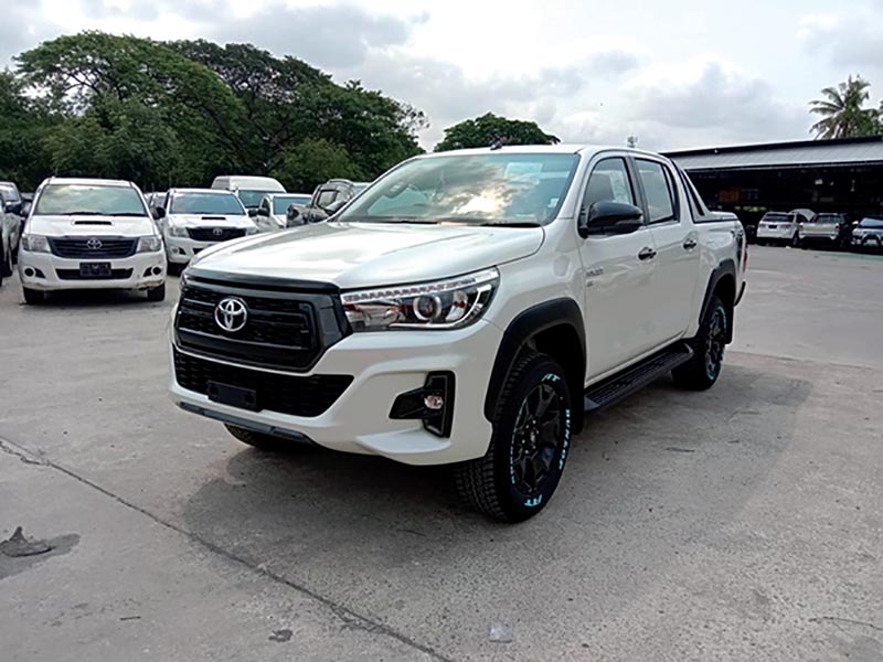 p.1 Toyota Revo Rocco 02