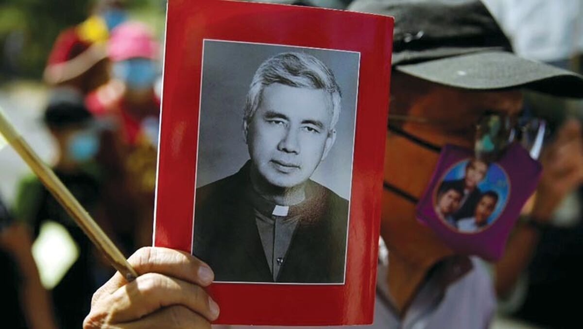 p.6 Rutilio Grande