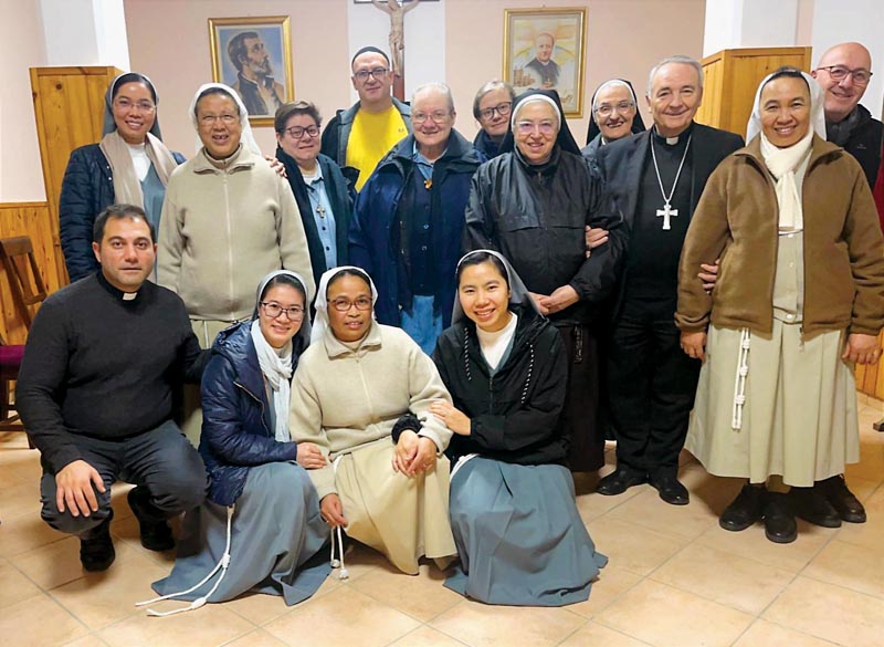 rmg Religiosi e religiose in preghiera per le vocazioni