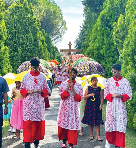 rmg Comunita indiana processione